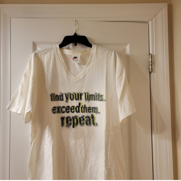 NIKE T-shirt ~ Retro 1990s era ~ V-neck~ Just DoIt Logo ~ Lg~ Unisex - Picture 11 of 14